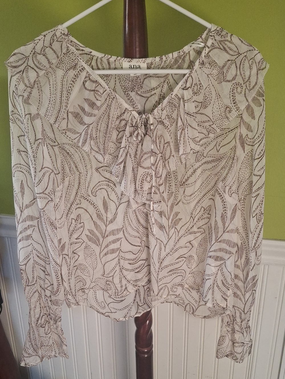 a.n.a Cream & Brown Leaf-Print Tie-Front Blouse